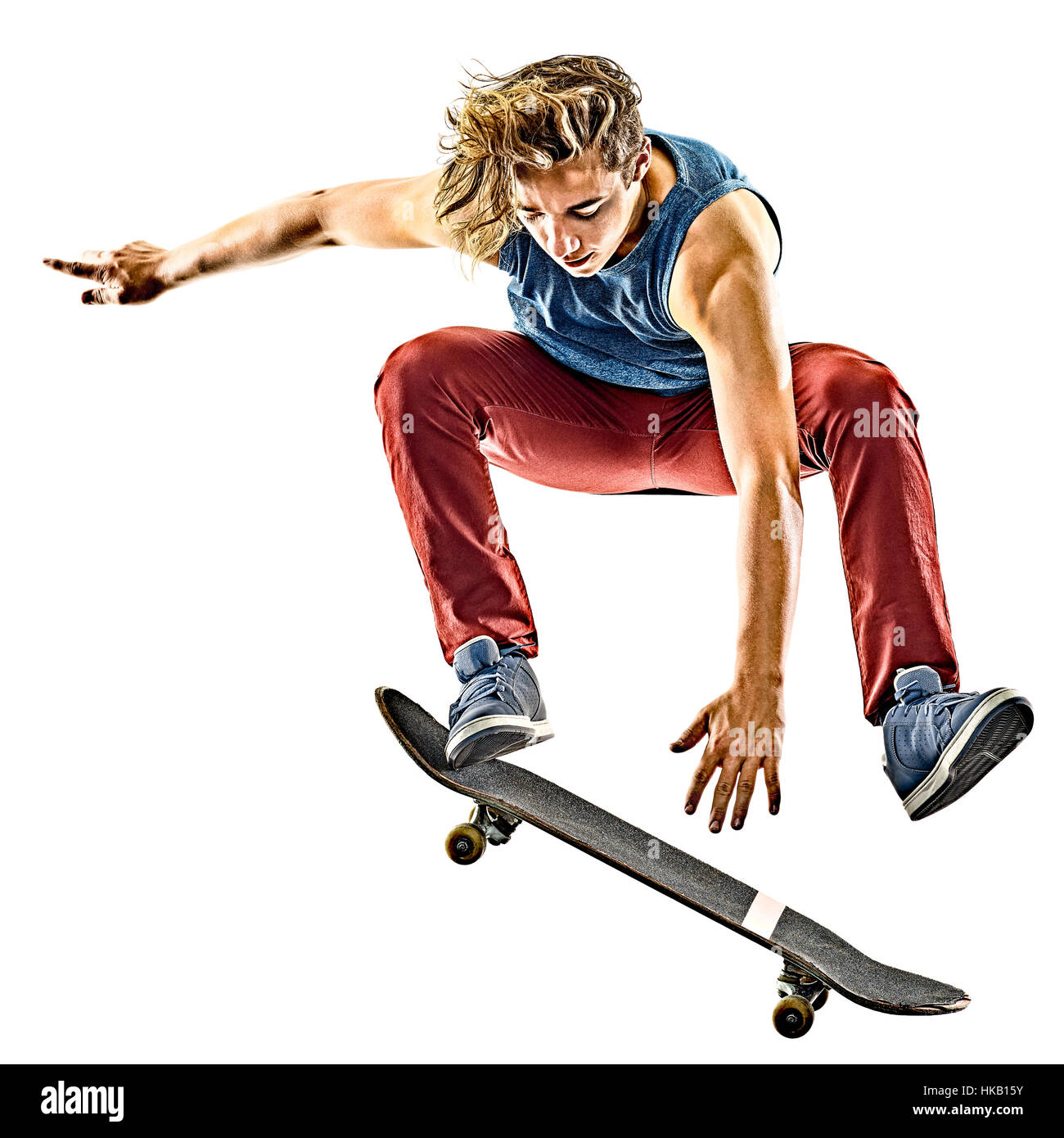Un guidatore di skateboard caucasica adolescente uomo lo skateboard isolati su sfondo bianco Foto Stock
