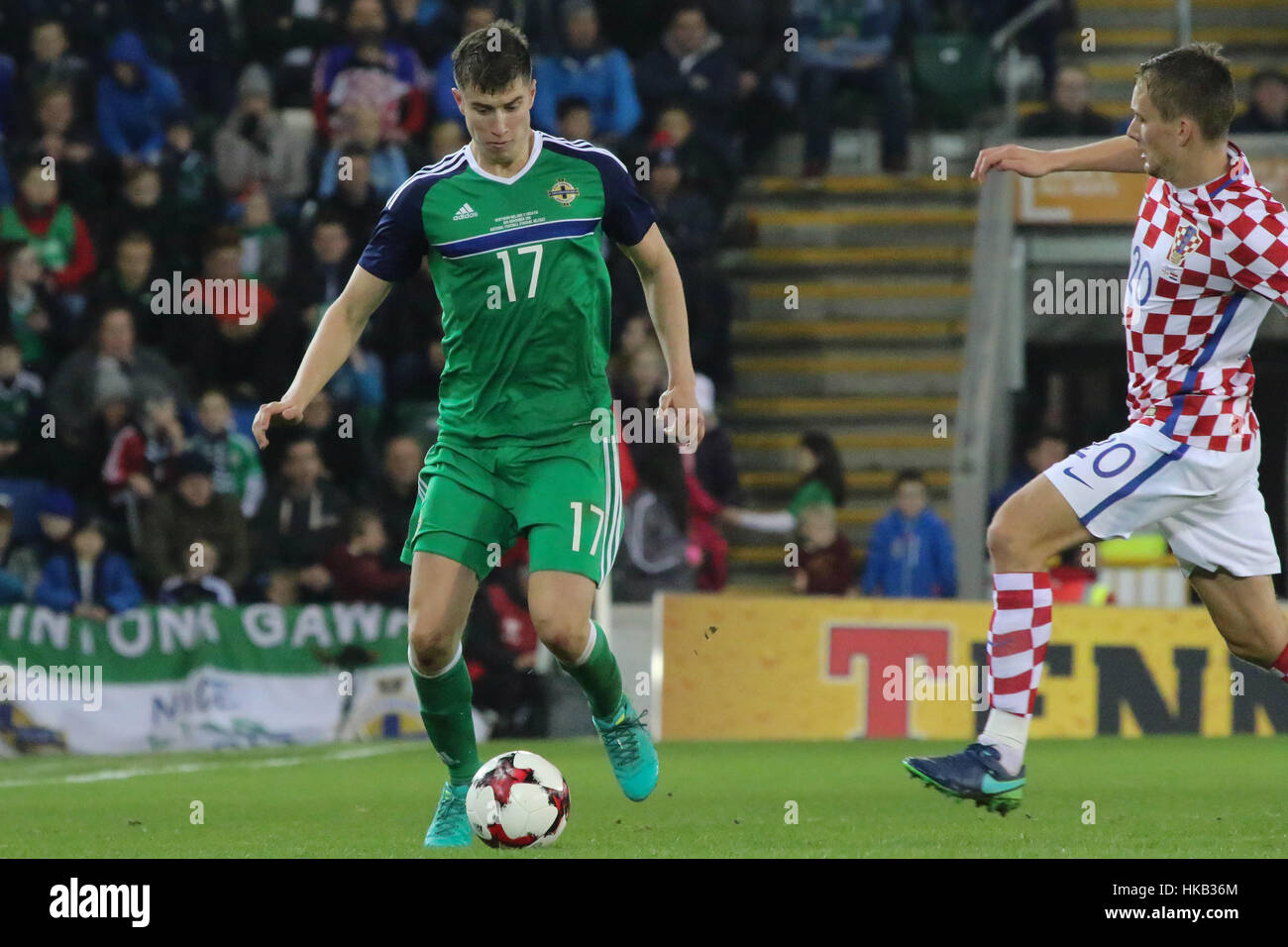 Belfast, Irlanda del Nord. Il 15 novembre 2016. International Football Friendly - Irlanda del Nord 0 Croazia 3. In Irlanda del Nord la Paddy McNair (17). Foto Stock