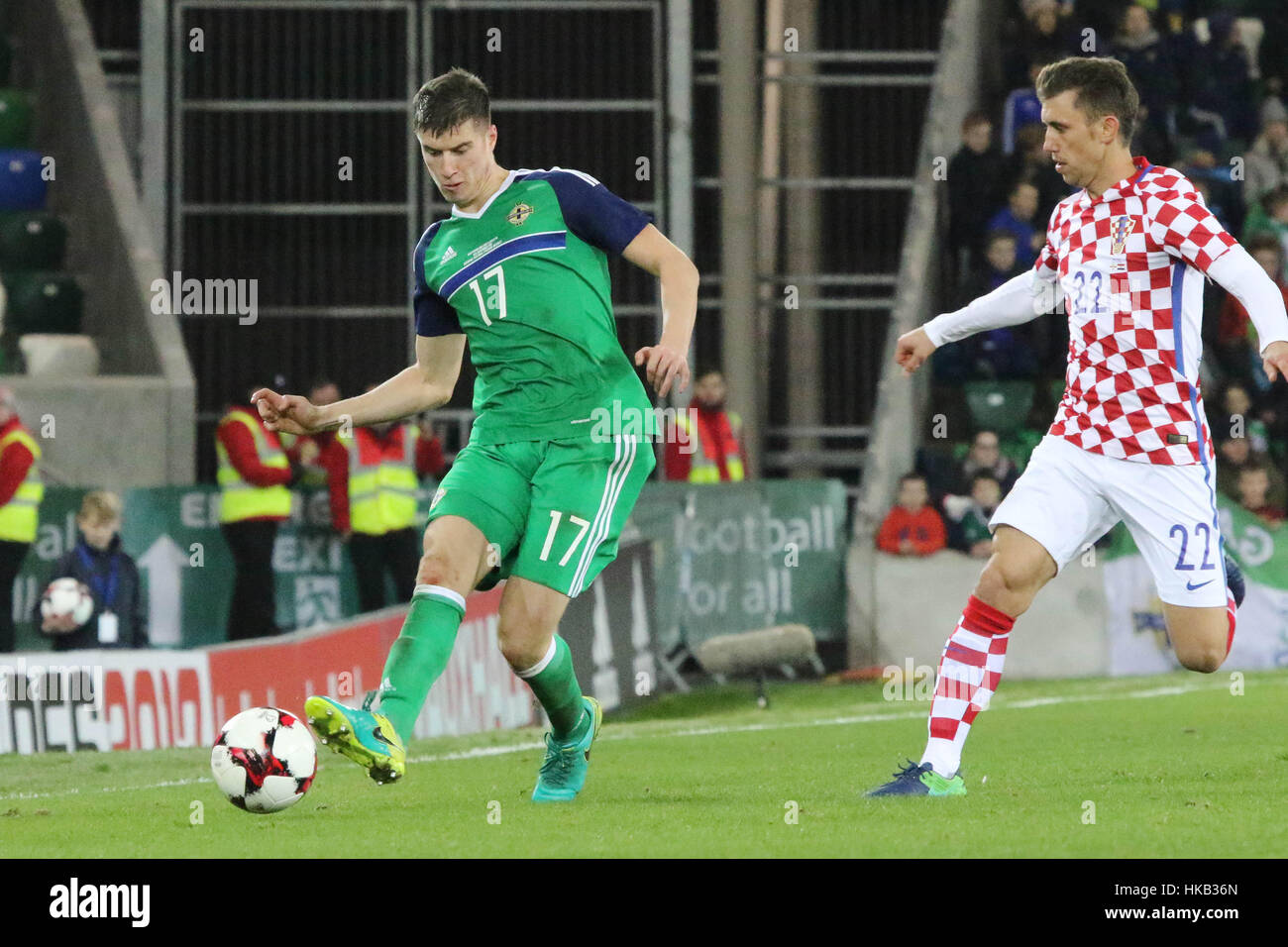 Belfast, Irlanda del Nord. Il 15 novembre 2016. International Football Friendly - Irlanda del Nord 0 Croazia 3. In Irlanda del Nord la Paddy McNair (17). Foto Stock