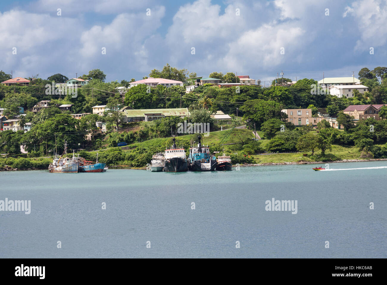 Molte vecchie barche di pescatori sulla costa di ST CROIX Foto Stock