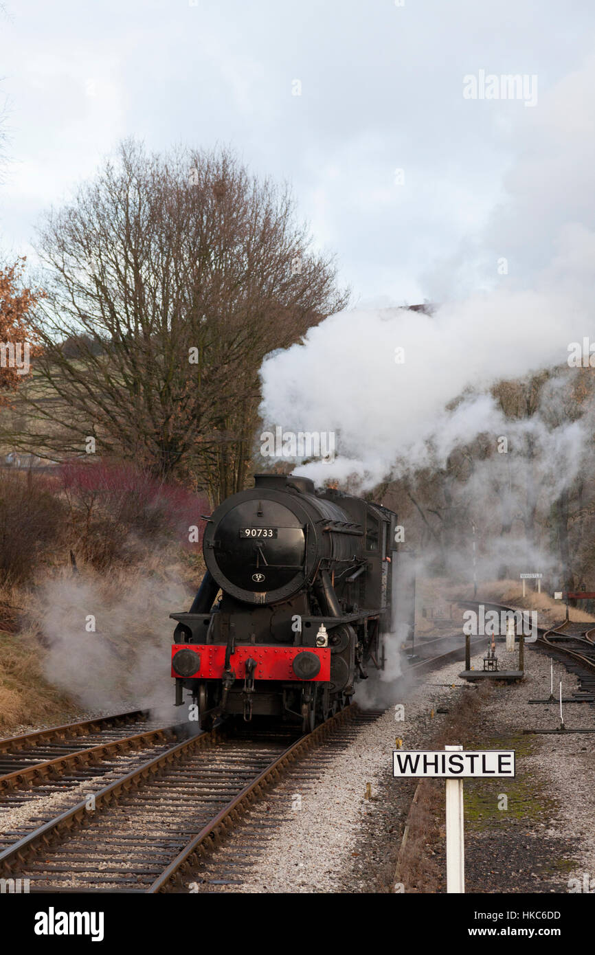 Locomotiva a vapore 90733 sul Keighley & Worth Valley Railway, Oxenhope, West Yorkshire Foto Stock