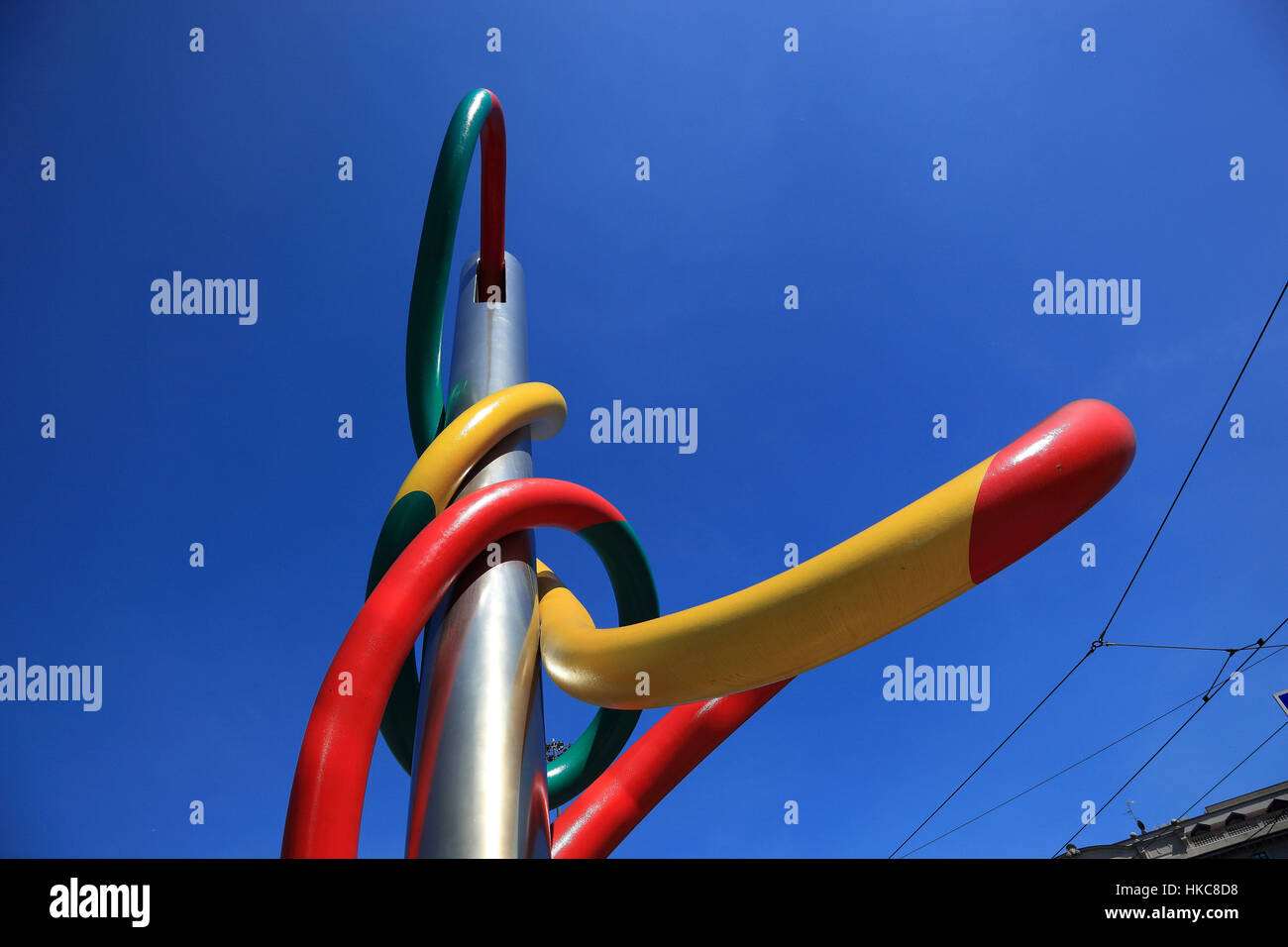 L'Italia, la città di Milano, arte moderna, grosso ago con filo colorato a Piazza Cadorna - Triennate Foto Stock
