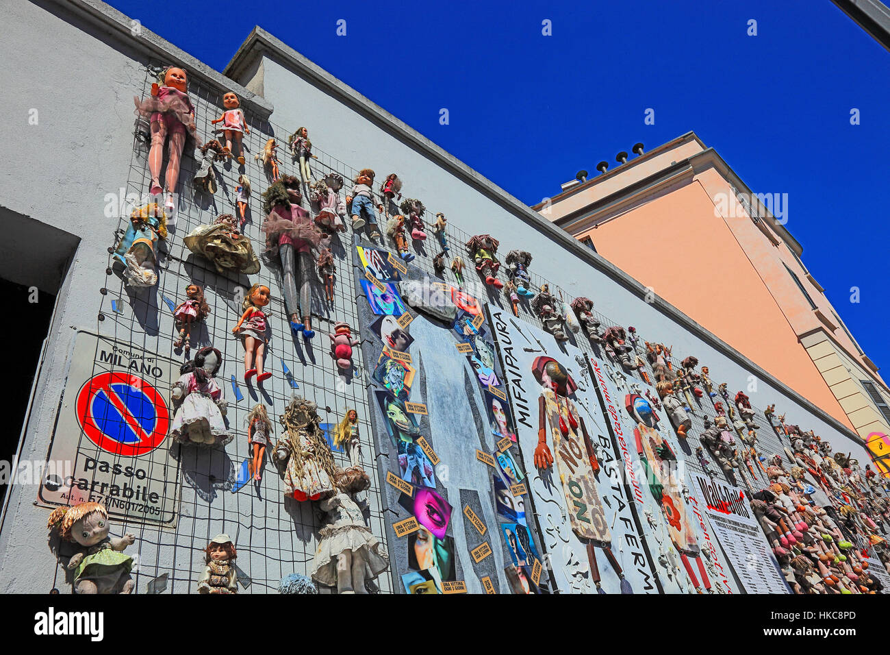 L'Italia, la città di Milano, parete di bambole Foto Stock