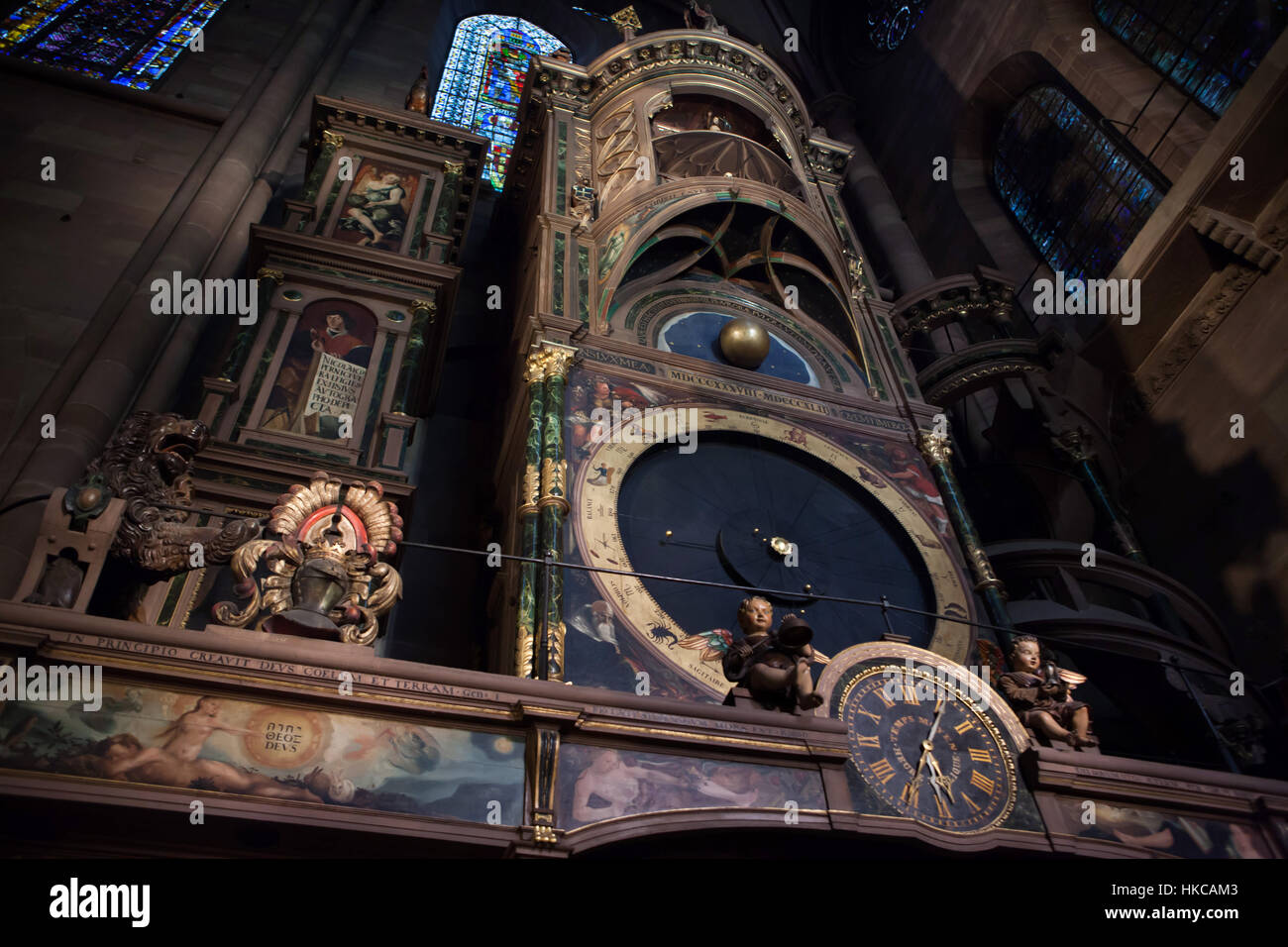 Orologio astronomico nella cattedrale di Strasburgo (la cattedrale di Notre-dame de Strasbourg) a Strasburgo, Alsazia, Francia. Foto Stock