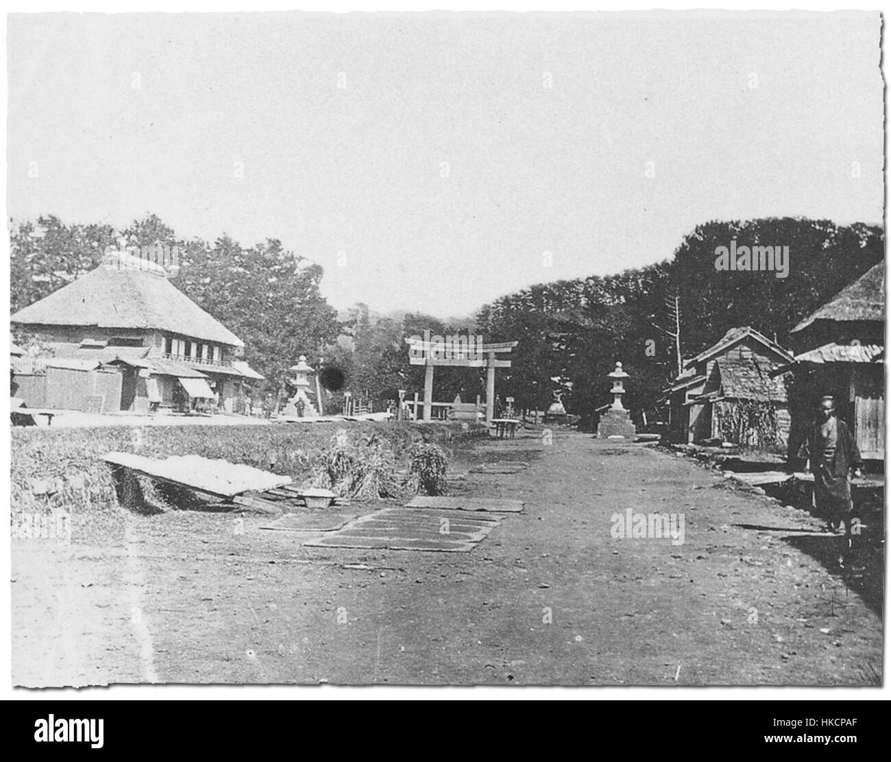 Questa opera d'arte raffigura Wakamiya Oji, una strada significativa in Giappone, conosciuta per il suo valore storico e culturale. Il dipinto cattura l'essenza delle strade tradizionali giapponesi e la loro importanza culturale nella vita urbana. Foto Stock