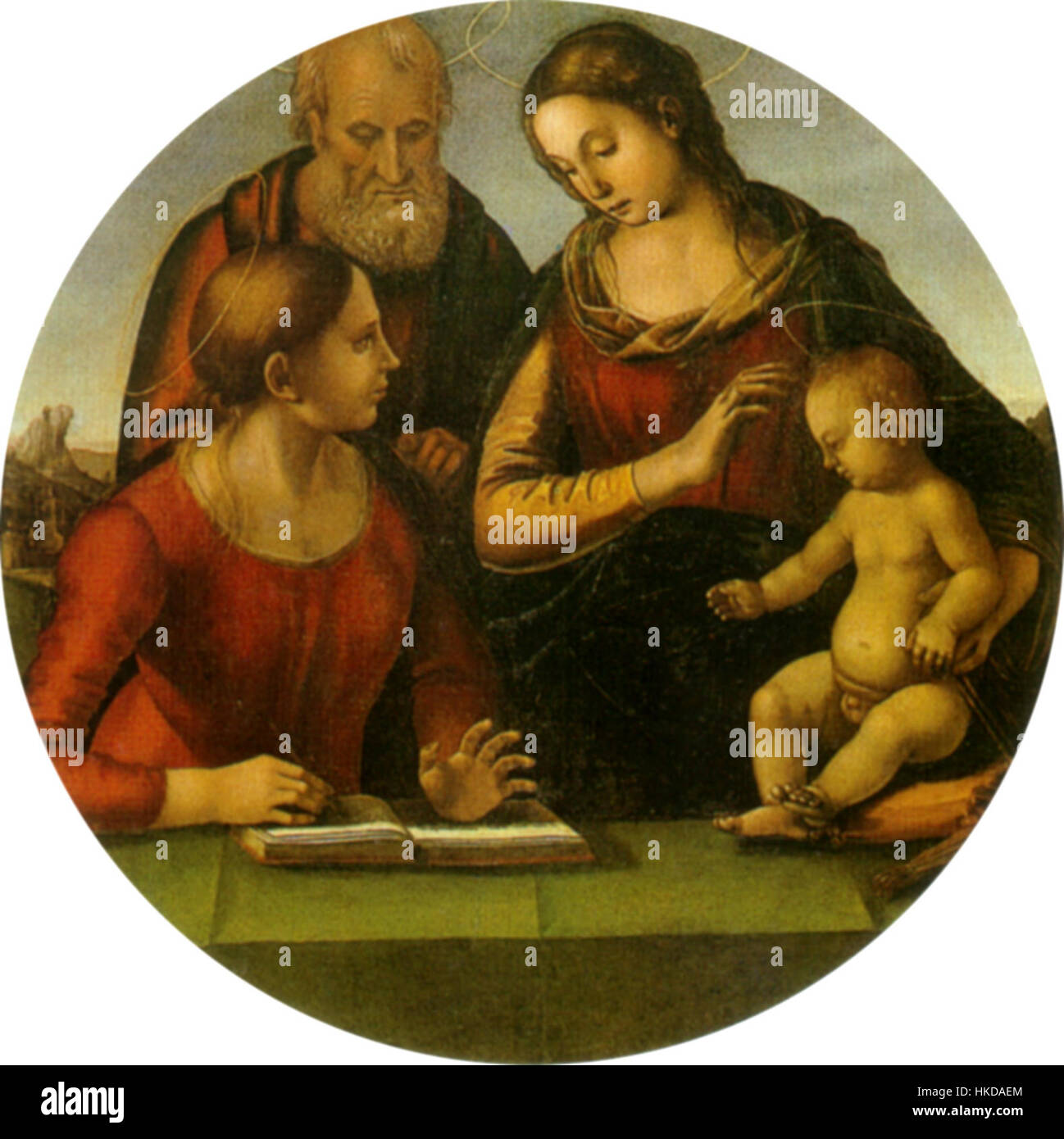 Questo dipinto di Luca Signorelli, intitolato "Sacra famiglia con una Santa", ritrae la Sacra famiglia con un santo. L'opera, con un diametro di 99 cm, rappresenta l'arte rinascimentale, concentrandosi su temi religiosi con vividi dettagli. Foto Stock