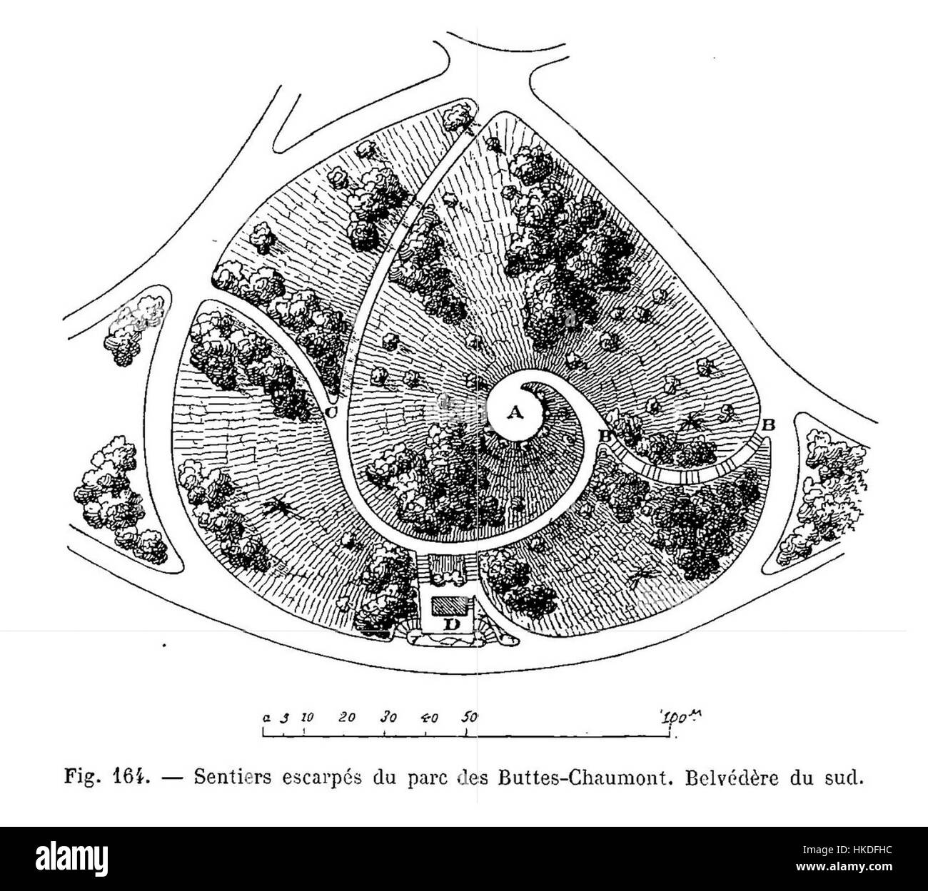Il *Buttes Chaumont Belvedere* a Parigi presenta una vista panoramica nel parco Buttes Chaumont, che offre ampie vedute del paesaggio circostante. Il parco è noto per il suo terreno drammatico e la vegetazione lussureggiante, un luogo popolare sia per la gente del posto che per i turisti. Foto Stock
