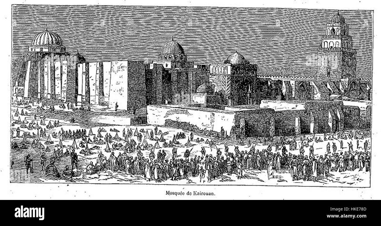 Kairouan, situata in Tunisia, è una delle città storiche più importanti del mondo islamico. Questa immagine riflette il suo ricco patrimonio architettonico, tra cui significative moschee e siti religiosi risalenti al VII secolo, che ne mostrano l'importanza culturale e storica. Foto Stock