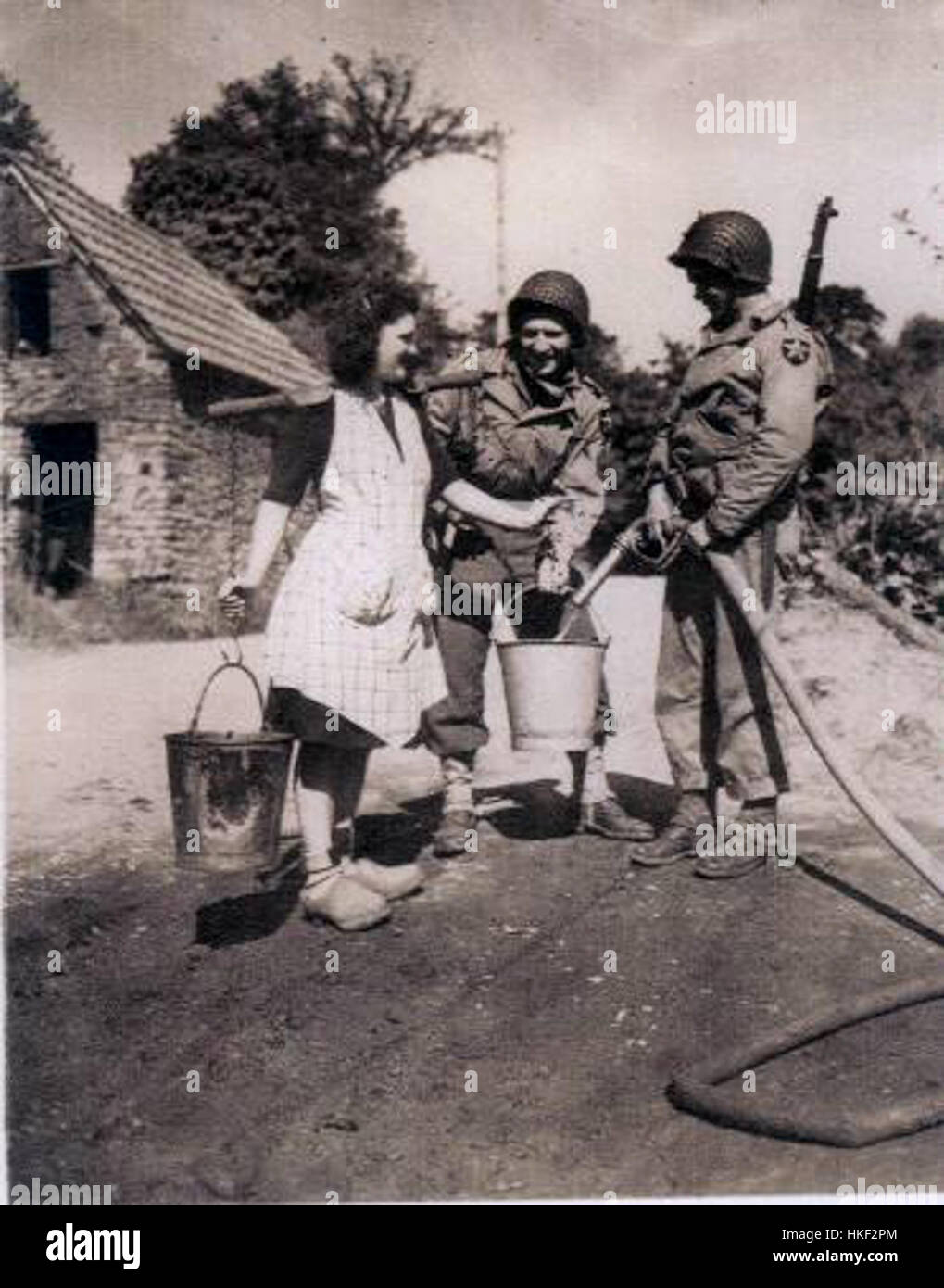 Cerisyjuin44 è un'opera d'arte creata da un artista sconosciuto, che mostra temi storici con ricchi dettagli e stile vintage. Il pezzo riflette le preferenze estetiche del periodo, evidenziando il suo patrimonio artistico e il suo significato storico. Foto Stock