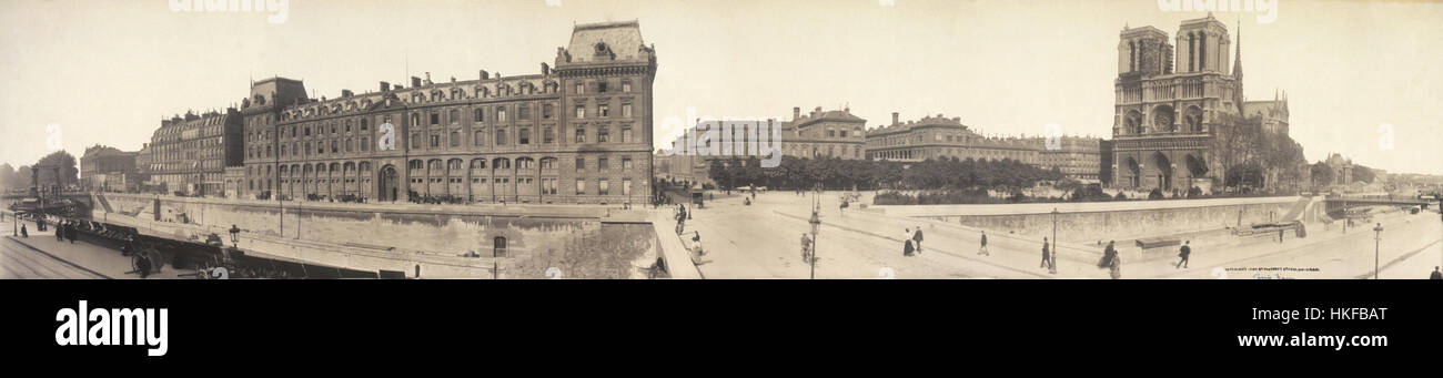 Questa fotografia del 1909 mostra la cattedrale di Notre Dame e la prefettura di polizia a Parigi, in Francia. L'immagine cattura la bellezza architettonica di questi edifici storici, situati lungo la Senna, simboleggiando la cultura parigina e la storia delle forze dell'ordine. Foto Stock