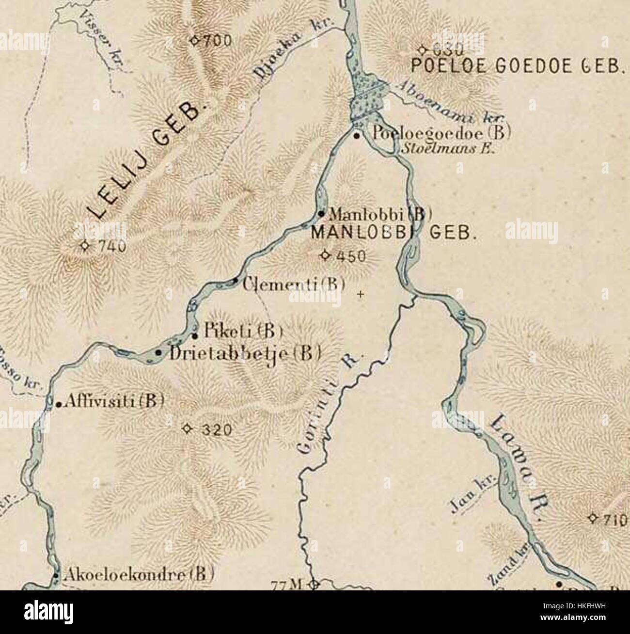 Il "Tapanahoni Drietabbetje Kaart" è una mappa del 1913 che raffigura la regione del fiume Tapanahoni nel Suriname. La mappa fornisce preziose informazioni sulla geografia e gli aspetti culturali dell'area durante i primi anni del XX secolo. Foto Stock