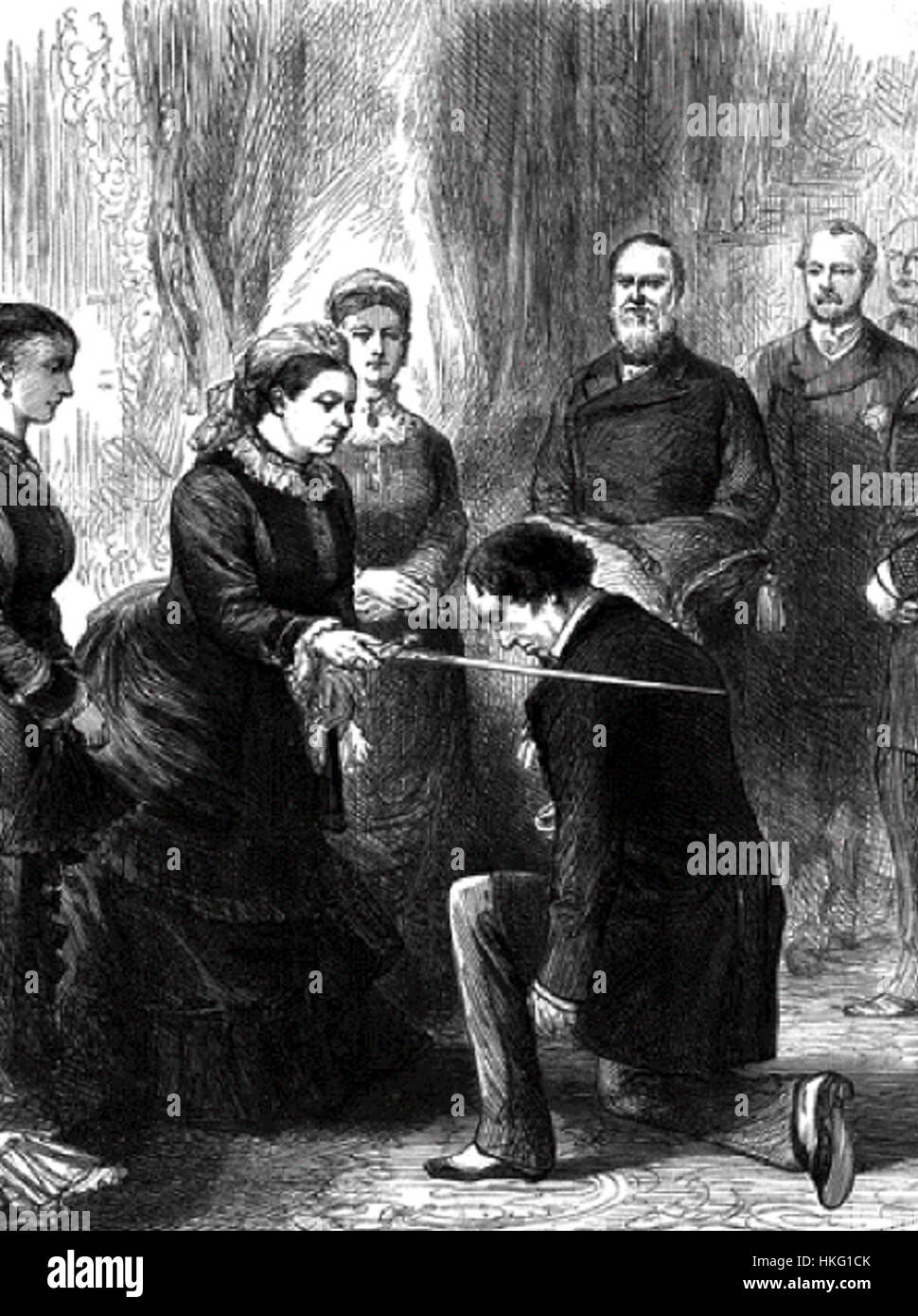 Questo dipinto ad olio raffigura il primo ministro britannico Benjamin Disraeli che riceve l'ordine della Giarrettiera. Il prestigioso onore è mostrato nel contesto dell'aristocrazia britannica del XIX secolo, evidenziando l'influenza politica di Disraeli e i suoi contributi all'Impero britannico. Foto Stock