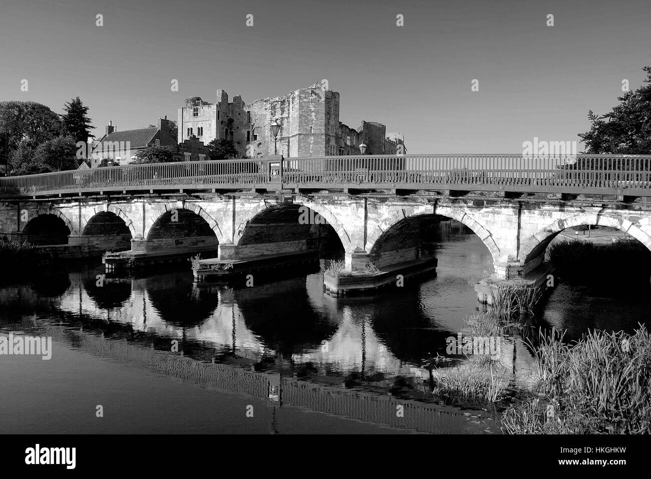 Vista del tramonto sulle rovine del castello di Newark, Newark on Trent, Nottinghamshire, Inghilterra, Regno Unito Foto Stock