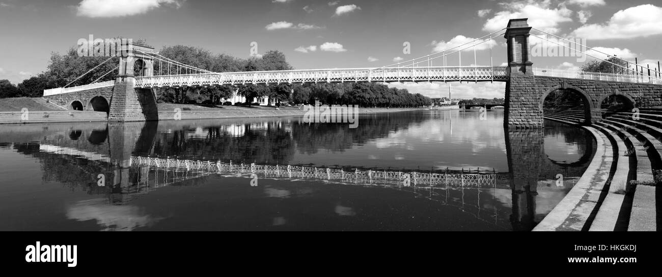 Ponte sul fiume Trent, Nottingham City Centre, Nottinghamshire, England, Regno Unito Foto Stock