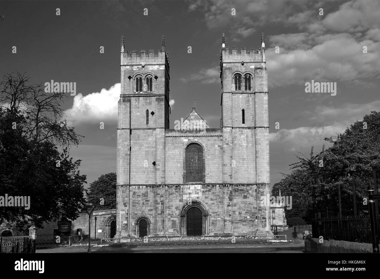 Il priorato di chiesa nella città mercato di Worksop, Nottinghamshire, England, Regno Unito Foto Stock