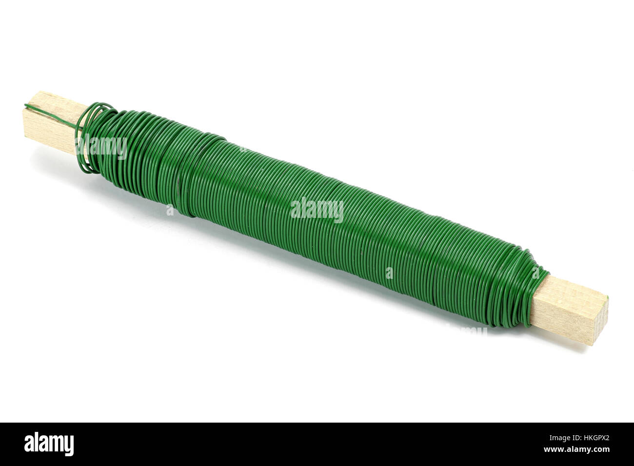 Verde il filo legante isolati su sfondo bianco Foto Stock