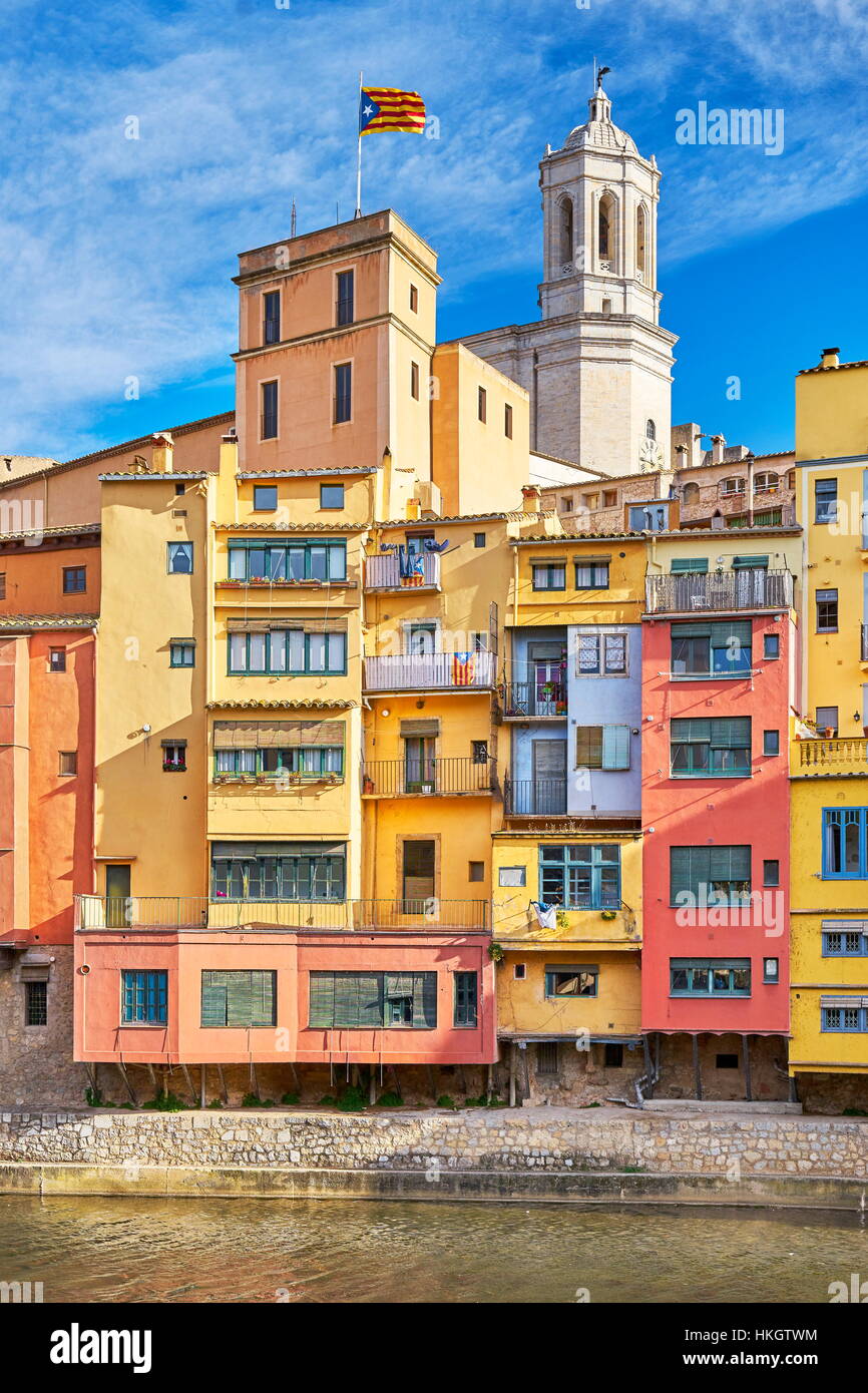 Girona, case colorate sulla città vecchia, la Catalogna, Spagna Foto Stock