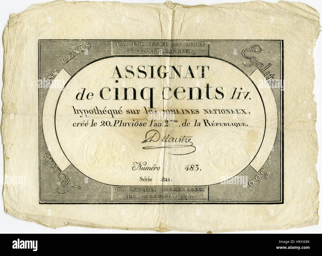 L'assignat de 500 livres era una moneta cartacea francese emessa durante la Rivoluzione francese. È stato utilizzato come parte degli sforzi del governo rivoluzionario per stabilizzare l'economia, ma il suo valore si è deprezzato rapidamente, portando all'instabilità finanziaria. Foto Stock