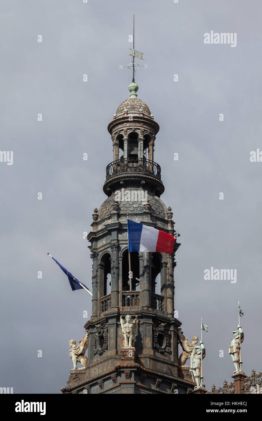 La torre principale dell'Hotel de Ville di Parigi, Francia. Foto Stock