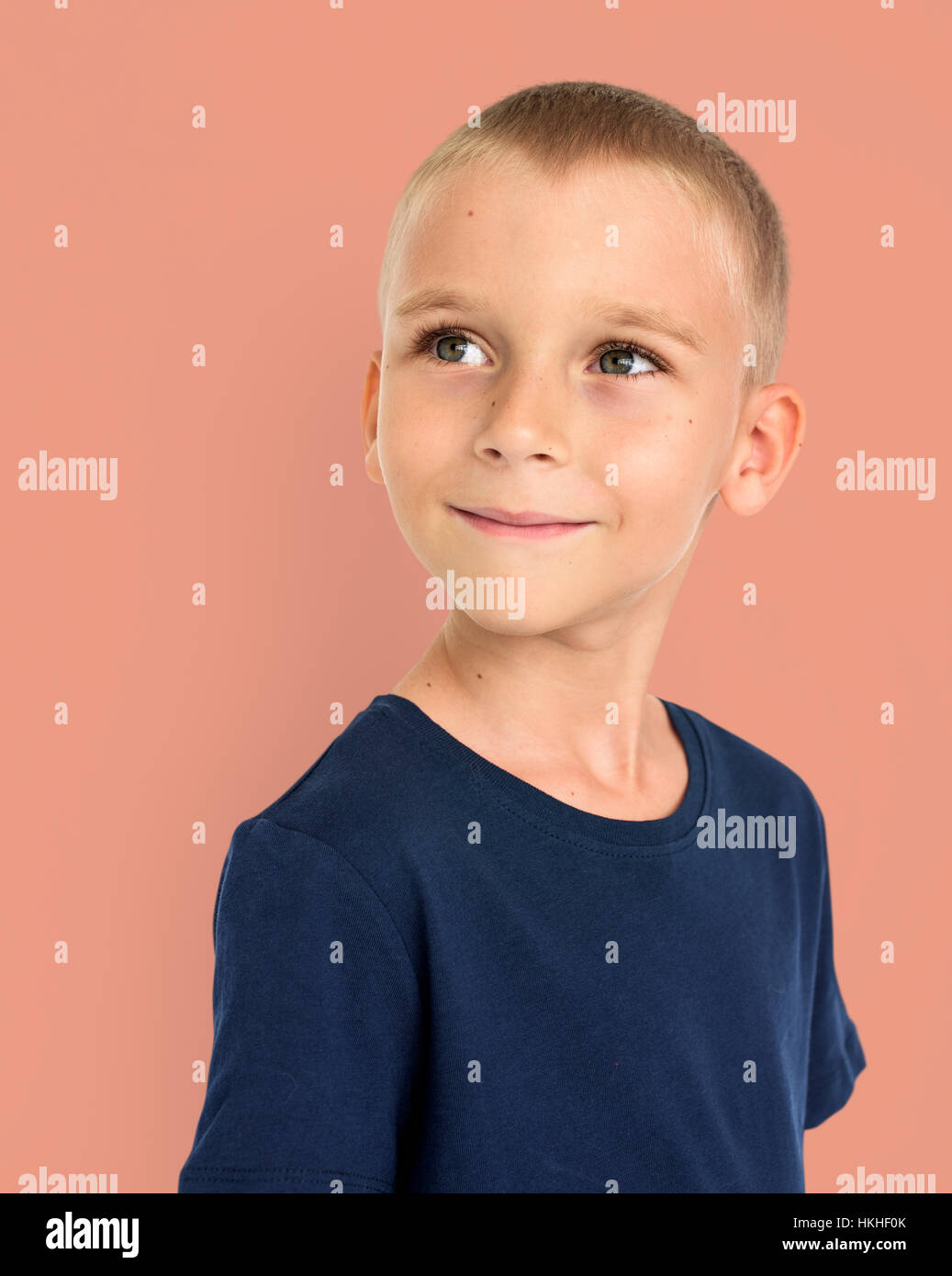Capretto piccolo ragazzo sorriso felice concetto Foto Stock