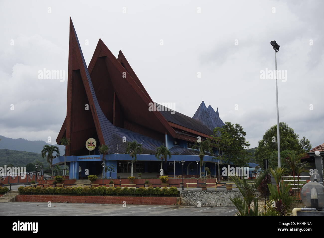 Il consiglio del distretto di costruzione Jelebu, Negeri Sembilan, esempio di architettura Minangkabau Foto Stock