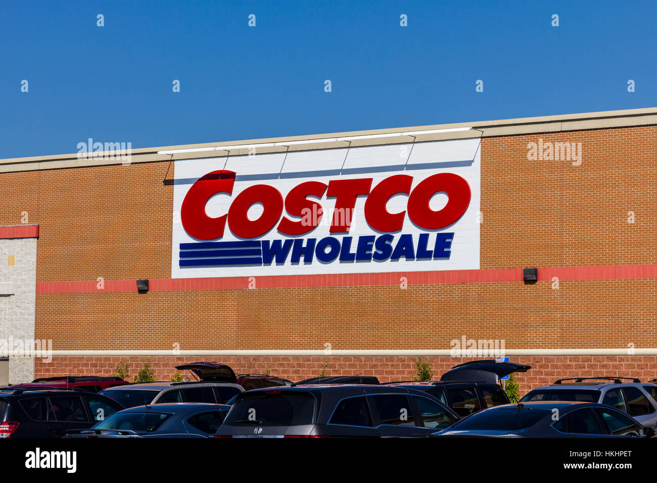 Indianapolis - Circa nel settembre 2016: Costco Wholesale ubicazione. Costco Wholesale è un dollaro Multi-Billion rivenditore globale VI Foto Stock