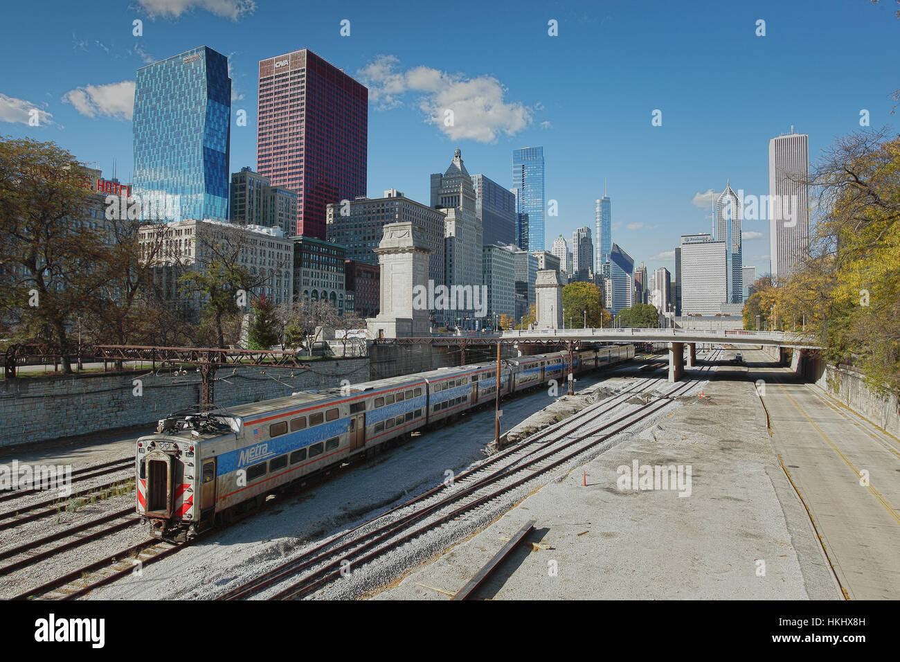 In attesa del treno a Van Buren Station Chicago Foto Stock