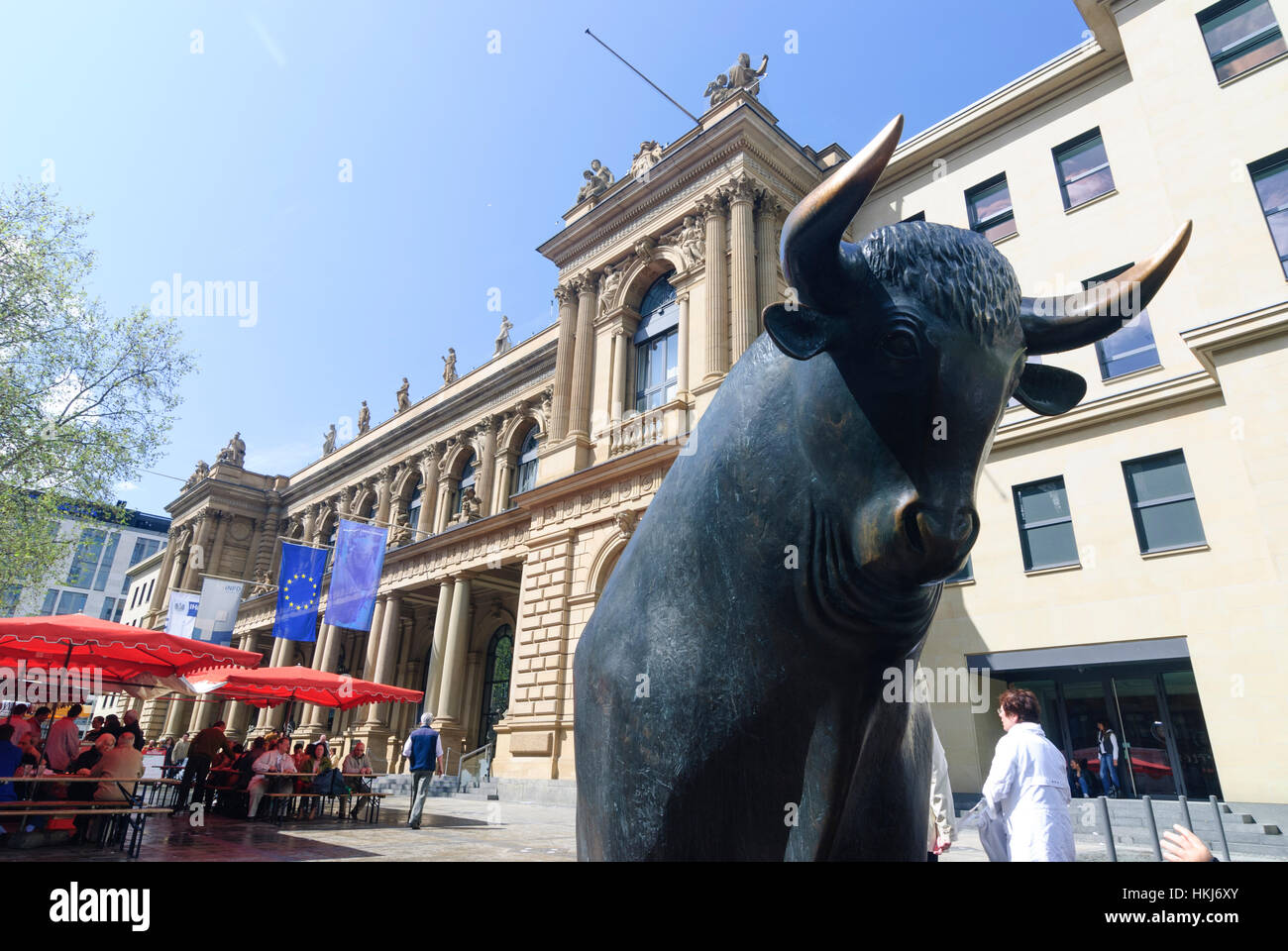 Frankfurt am Main: borsa con bull, Zeil, Assia, Hesse, Germania Foto Stock