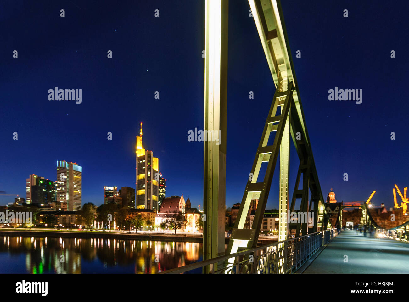 Frankfurt am Main: fiume principale con elevato aumento skyline, Principale, Assia, Hesse, Germania Foto Stock