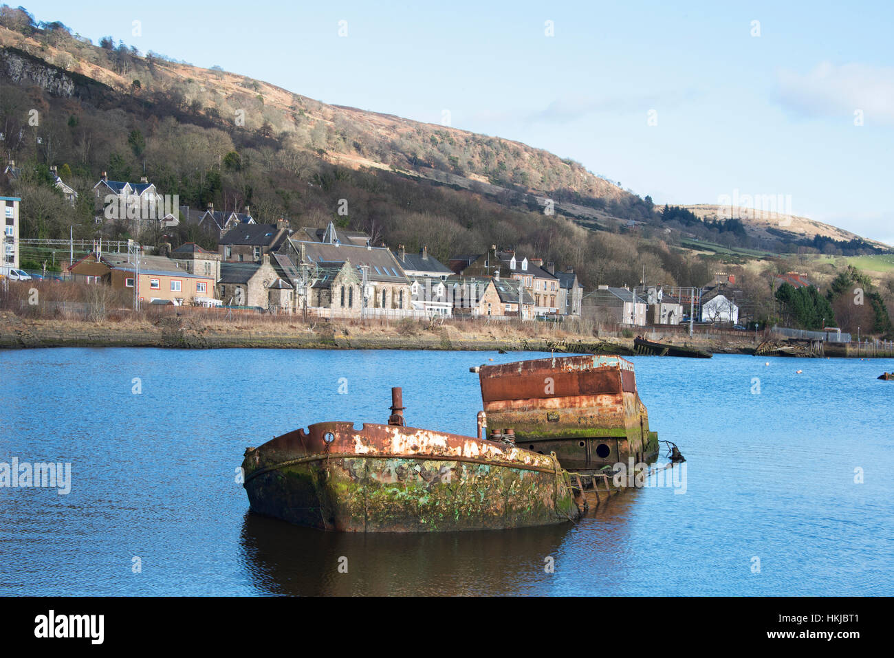 Un vecchio decadendo barca abbandonati al Bowling porto sul fiume Clyde, Scozia Foto Stock