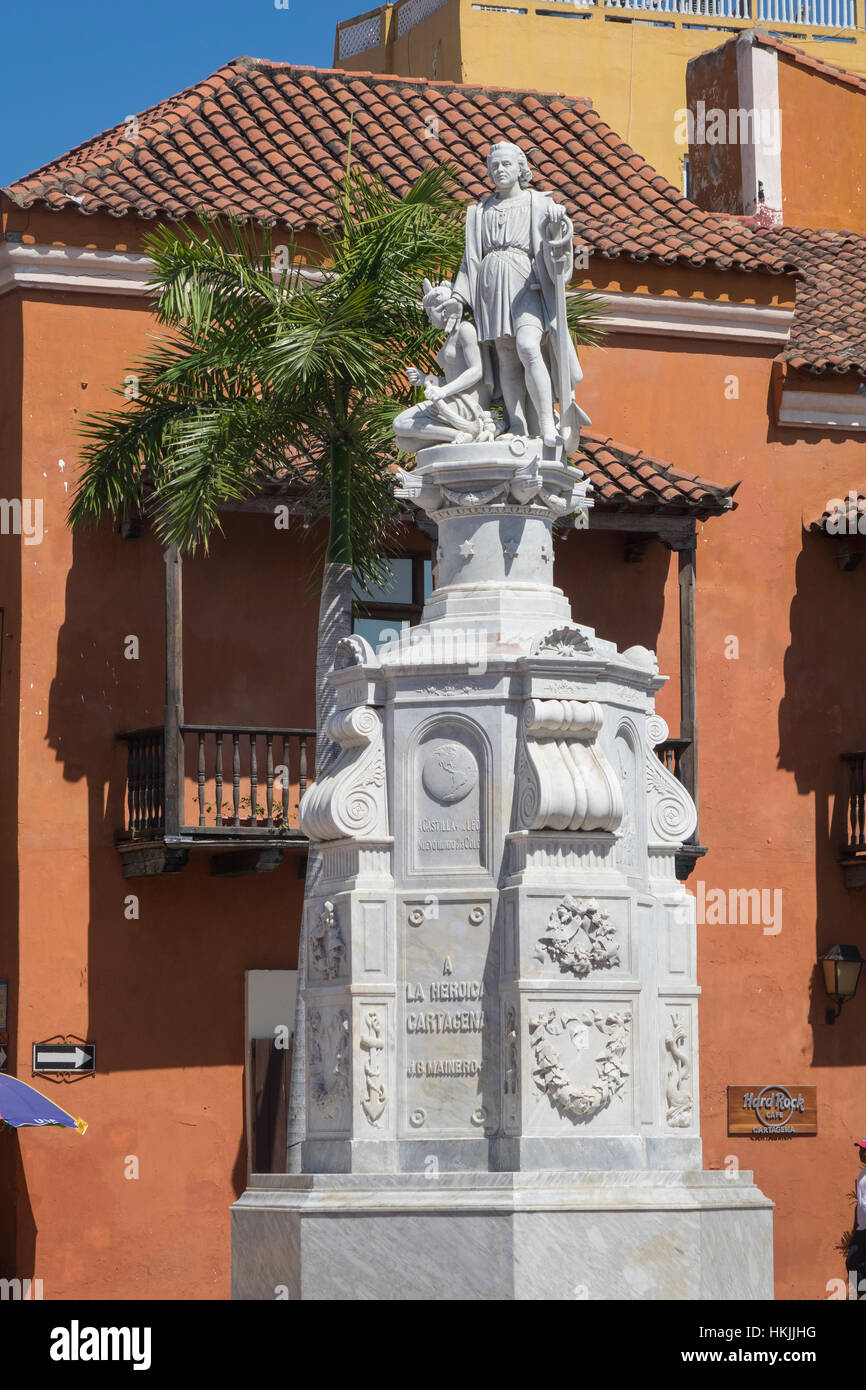 La Colombia, Cartagena, Plaza Aduana, 'La Heroica' monumento a Cristoforo Colombo Foto Stock