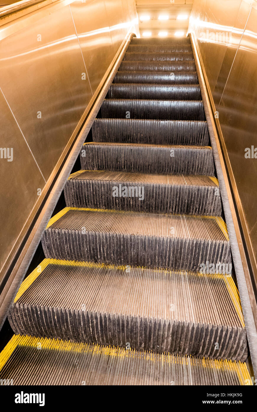 Dettaglio delle scale di Escalator. Foto Stock