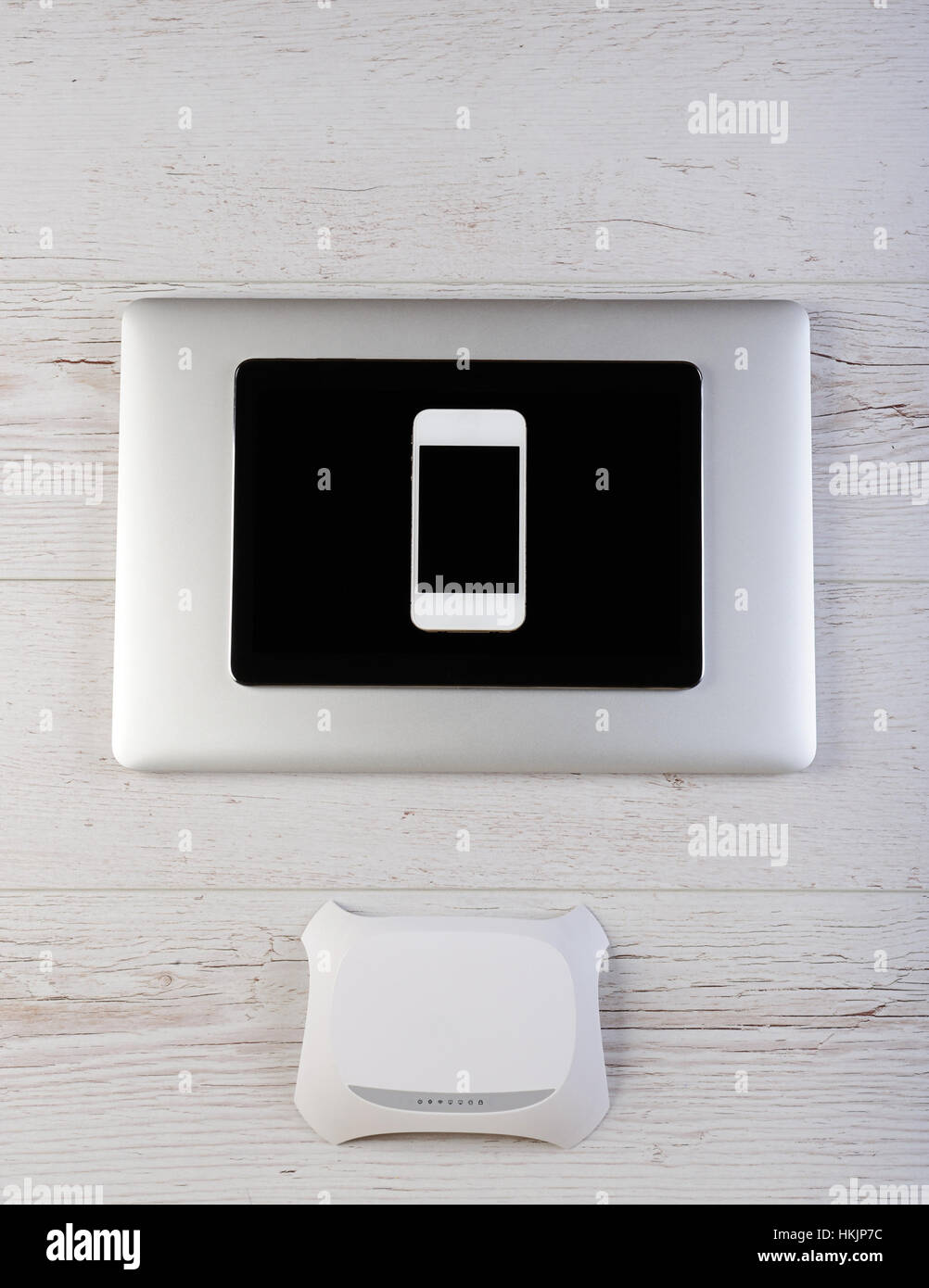 Wifi router modem collegare il laptop tablet e smartphone Foto Stock