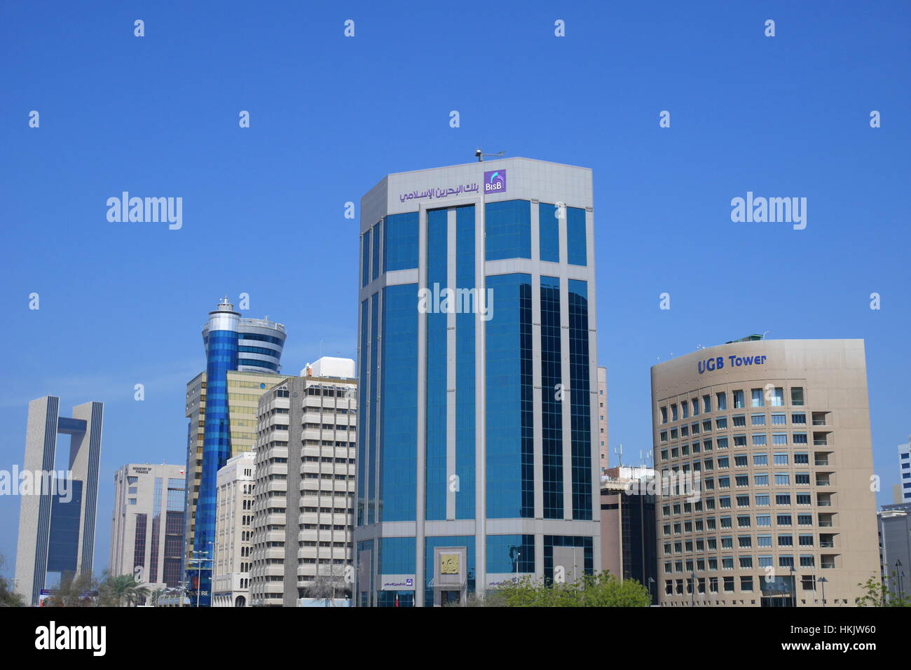 Alto edificio residenziale e ufficio blocchi, Area diplomatica. Il Four Seasons Hotel è all'estrema sinistra. Manama,Bahrain Foto Stock