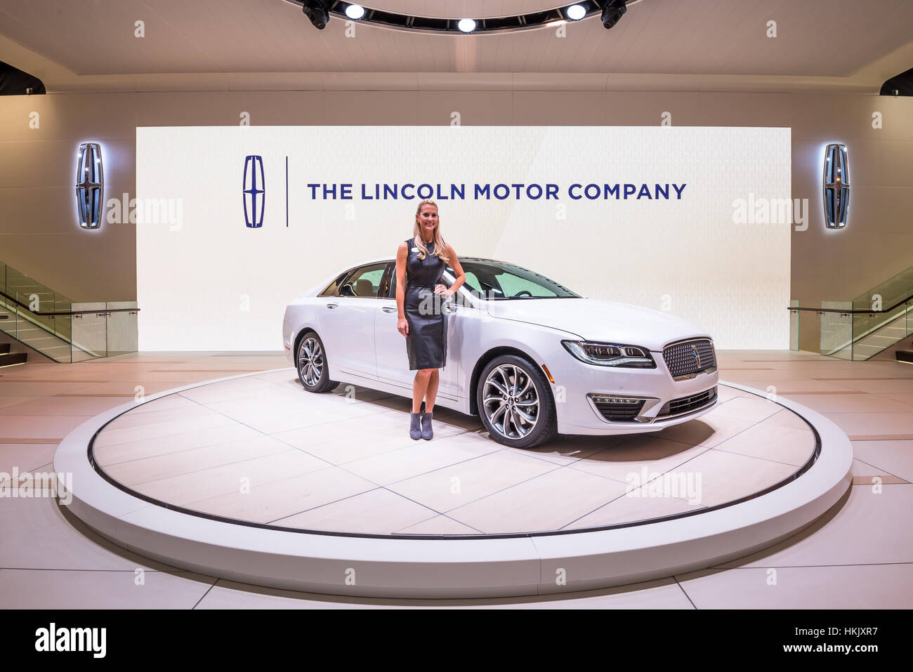 Detroit, MI, Stati Uniti d'America - 11 Gennaio 2016: UN 2017 Lincoln MKZ auto presso il North American International Auto Show (NAIAS). Foto Stock