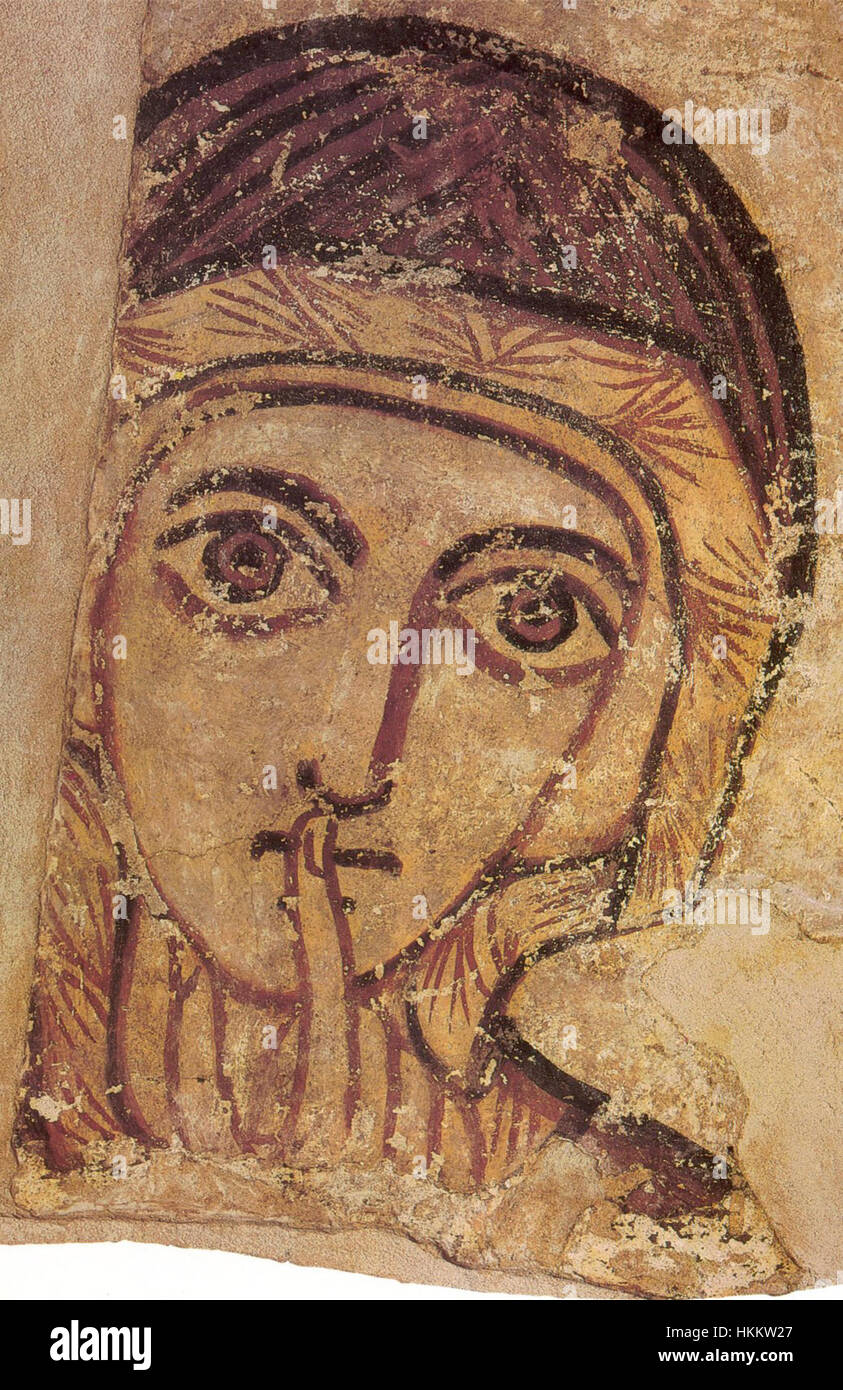 Una vista dettagliata di Sant'Anna dai murales di Faras, che mostra il design intricato e i colori vivaci tipici dell'arte cristiana nubiana. Questi murales facevano parte della cattedrale di Faras, uno dei siti archeologici più significativi del Sudan. Foto Stock