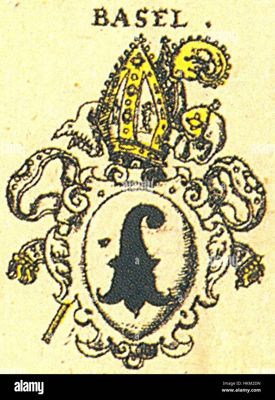 Lo stemma della Diocesi di Basilea presenta simboli araldici che rappresentano l'autorità religiosa e il patrimonio della diocesi. Esso funge da emblema del significato spirituale di Basilea e del suo ruolo all'interno della Chiesa cattolica. Foto Stock