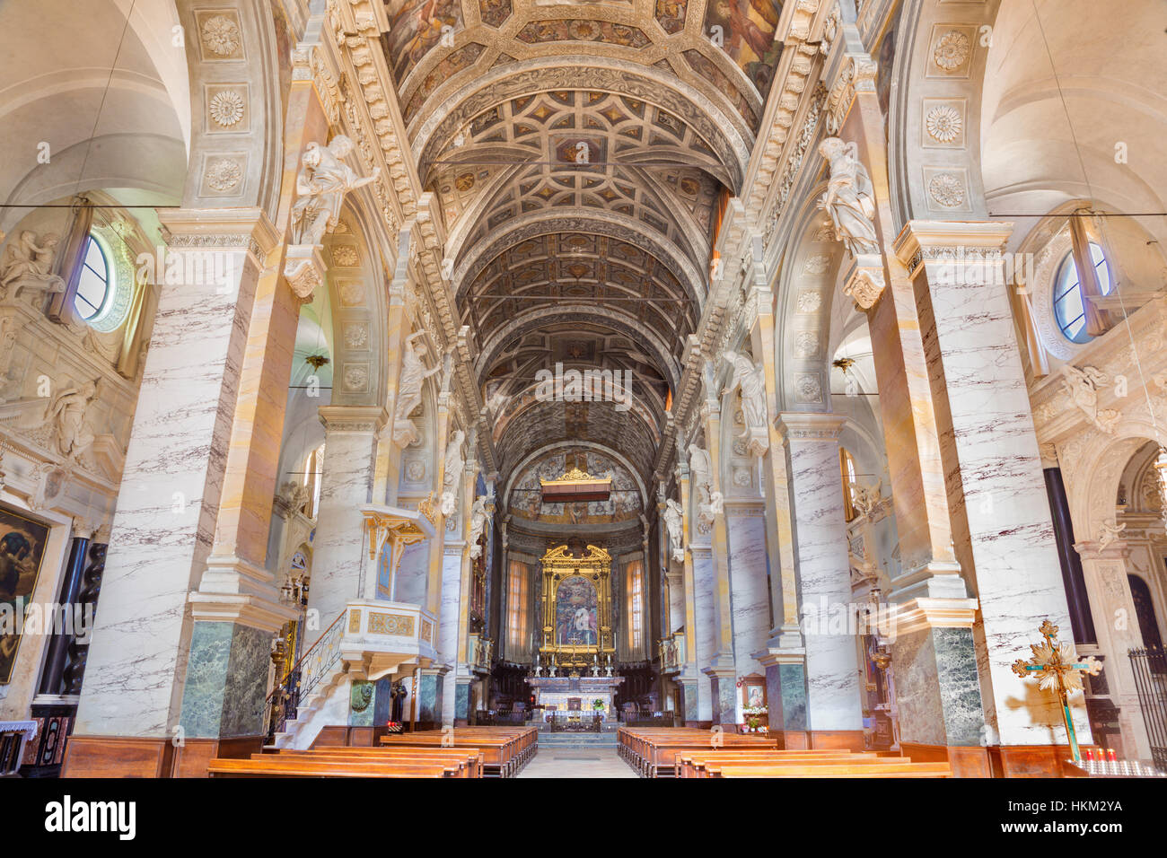 CREMONA, Italia - 24 Maggio 2016: la navata della chiesa di Sant'Agostino. Foto Stock