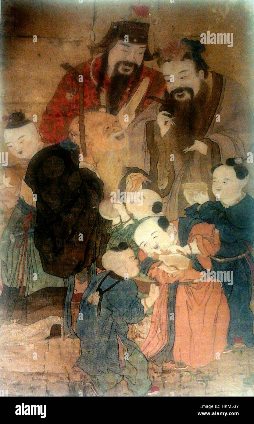 Questa opera d'arte raffigurante divinità della felicità della dinastia Qing illustra la vibrante cultura e le credenze religiose della Cina imperiale. La vivida rappresentazione enfatizza i simboli della prosperità, della pace e della buona fortuna, fondamentali per l'arte e la cultura della dinastia. Foto Stock