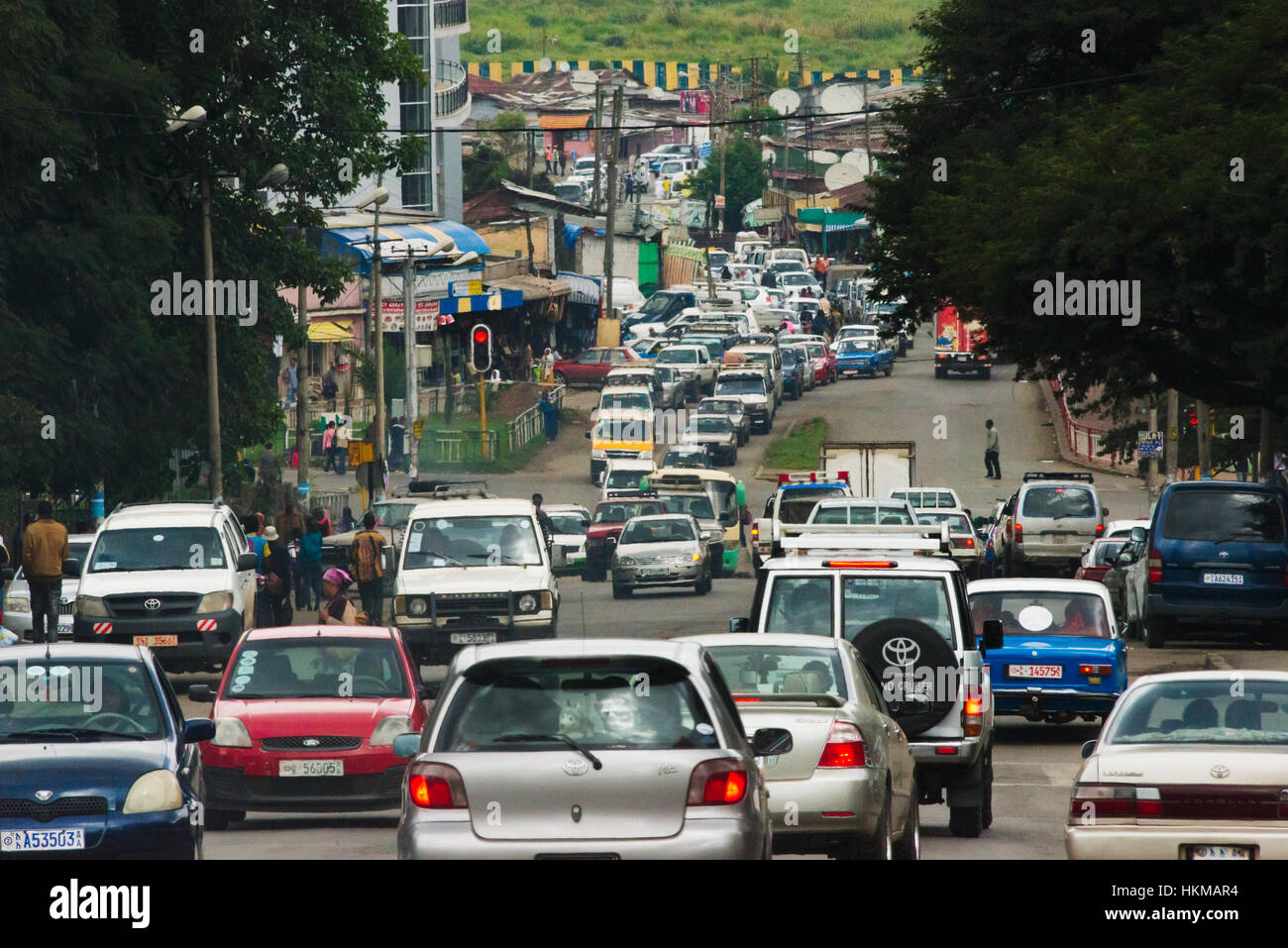 Il traffico su strada, Addis Abeba, Etiopia Foto Stock