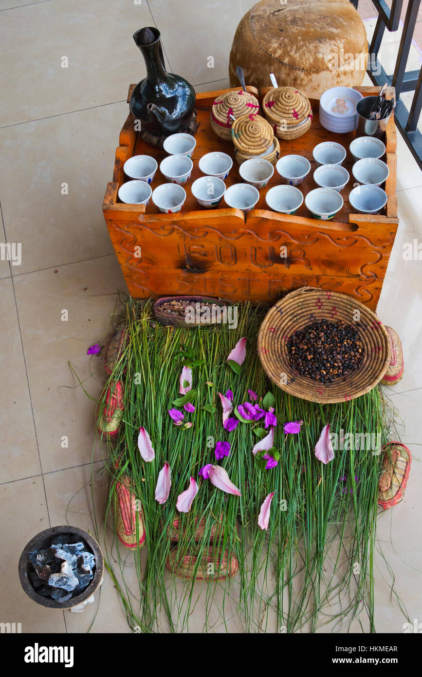 Serve caffè, Gondar, Etiopia Foto Stock