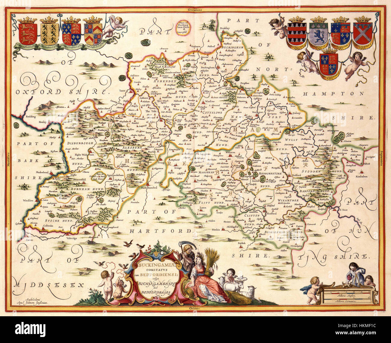 La mappa "Buckinghamshire and Bedfordshire" di Atlas Van der Hagen (XVIII secolo) mostra i confini dettagliati e i paesaggi di queste due contee inglesi. La mappa offre informazioni sulla geografia regionale dell'Inghilterra del XVIII secolo. Foto Stock