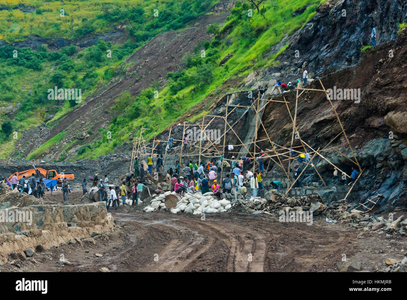 La costruzione di una strada di montagna Simien, Etiopia Foto Stock