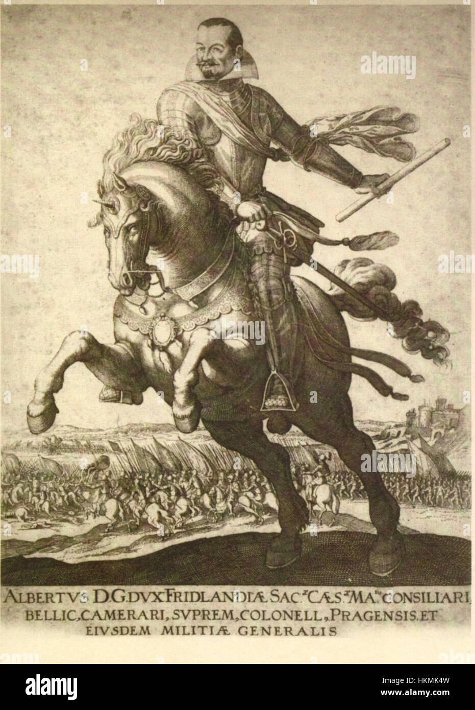 Questa opera raffigura un ritratto storico del famoso generale Albrecht von Wallenstein. Conosciuto per la sua leadership militare durante la Guerra dei trent'anni, questo dipinto cattura la sua statura e influenza nella storia europea. Foto Stock