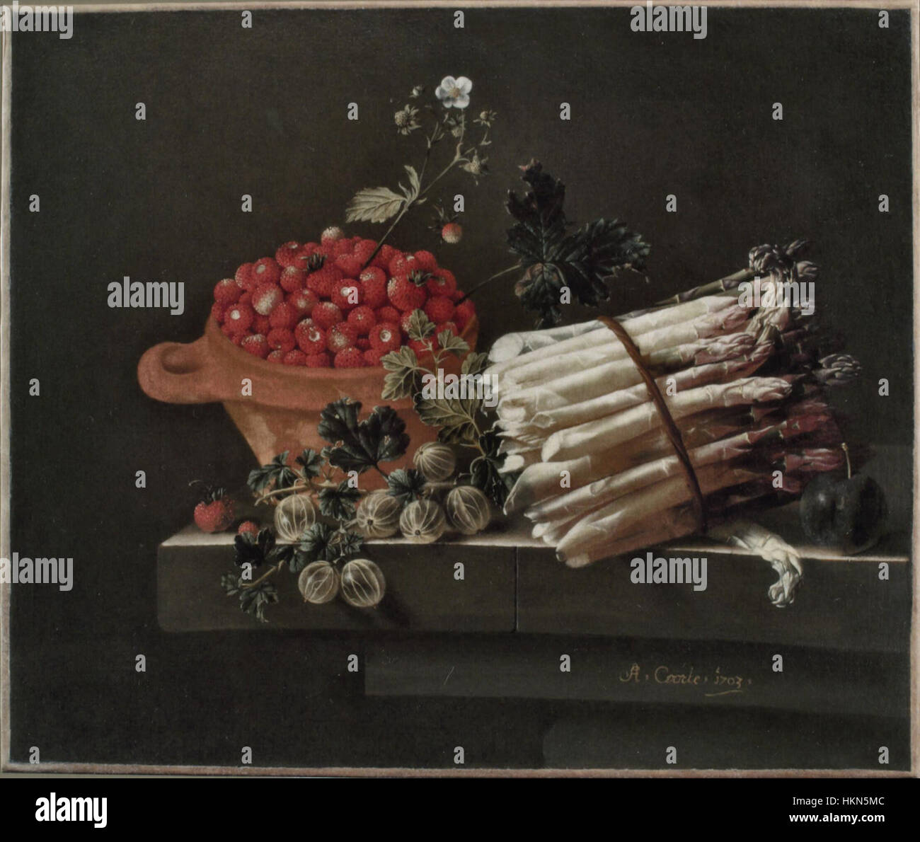 Adriaen Coorte - Stilleven met een kom aardbeien, kruisbessen en een bundel asperges op een tafel Foto Stock