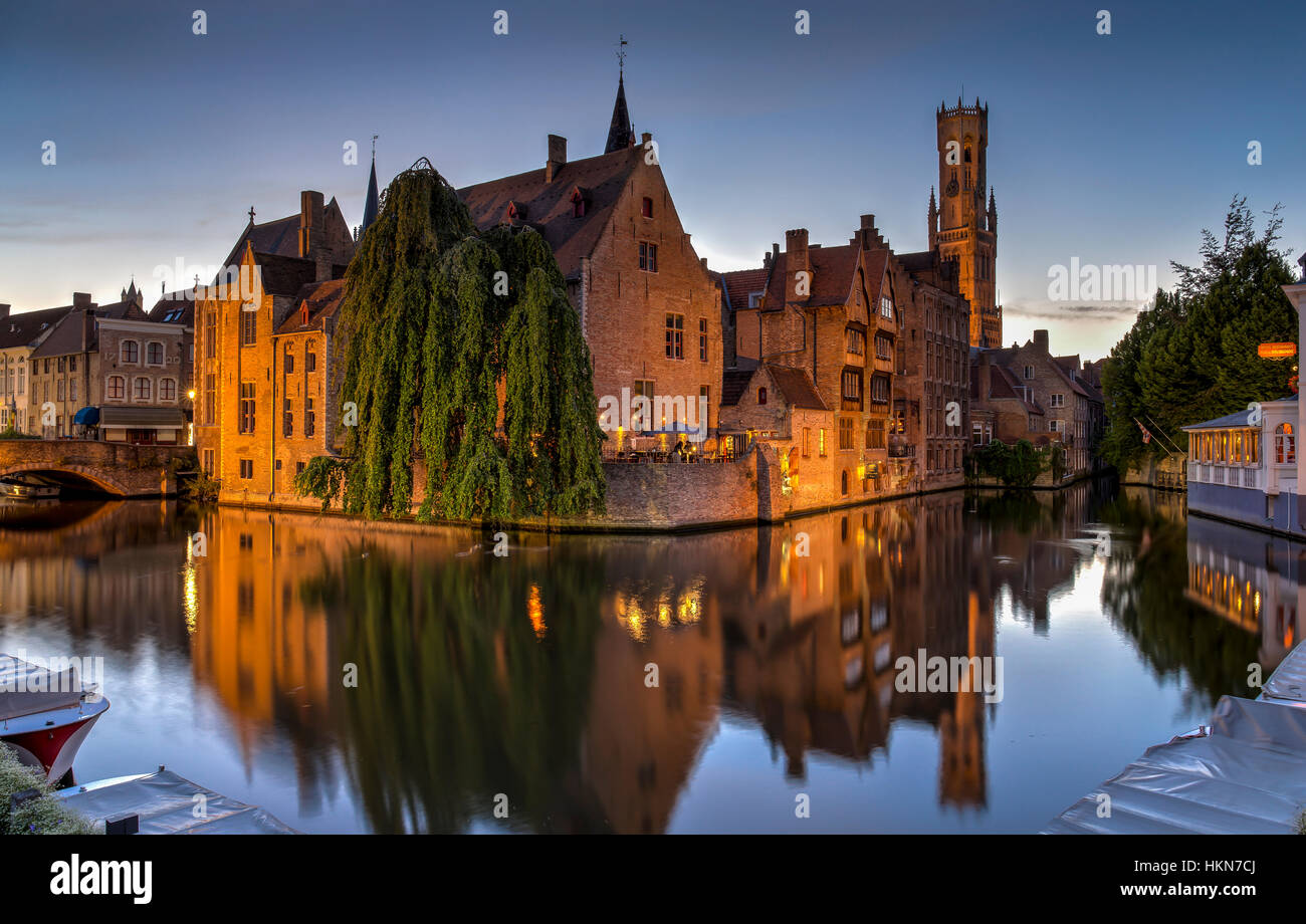 Vista di Belfort a Bruges, Belgio Foto Stock