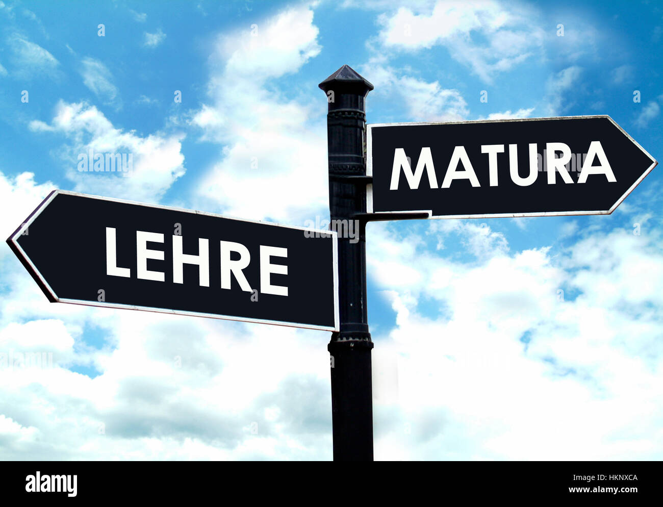 Segno di direzione apprendistato o lasciare la scuola esame Foto Stock