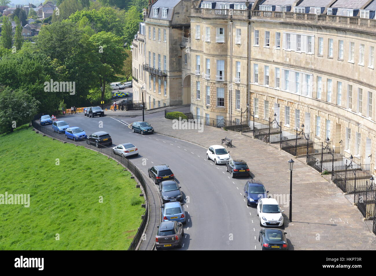 Bath, Regno Unito - 13 Maggio 2016: vista aerea di Lansdown Crescent. Il Landmark crescent fu progettato da architetto John Palmer ca.1780. Foto Stock