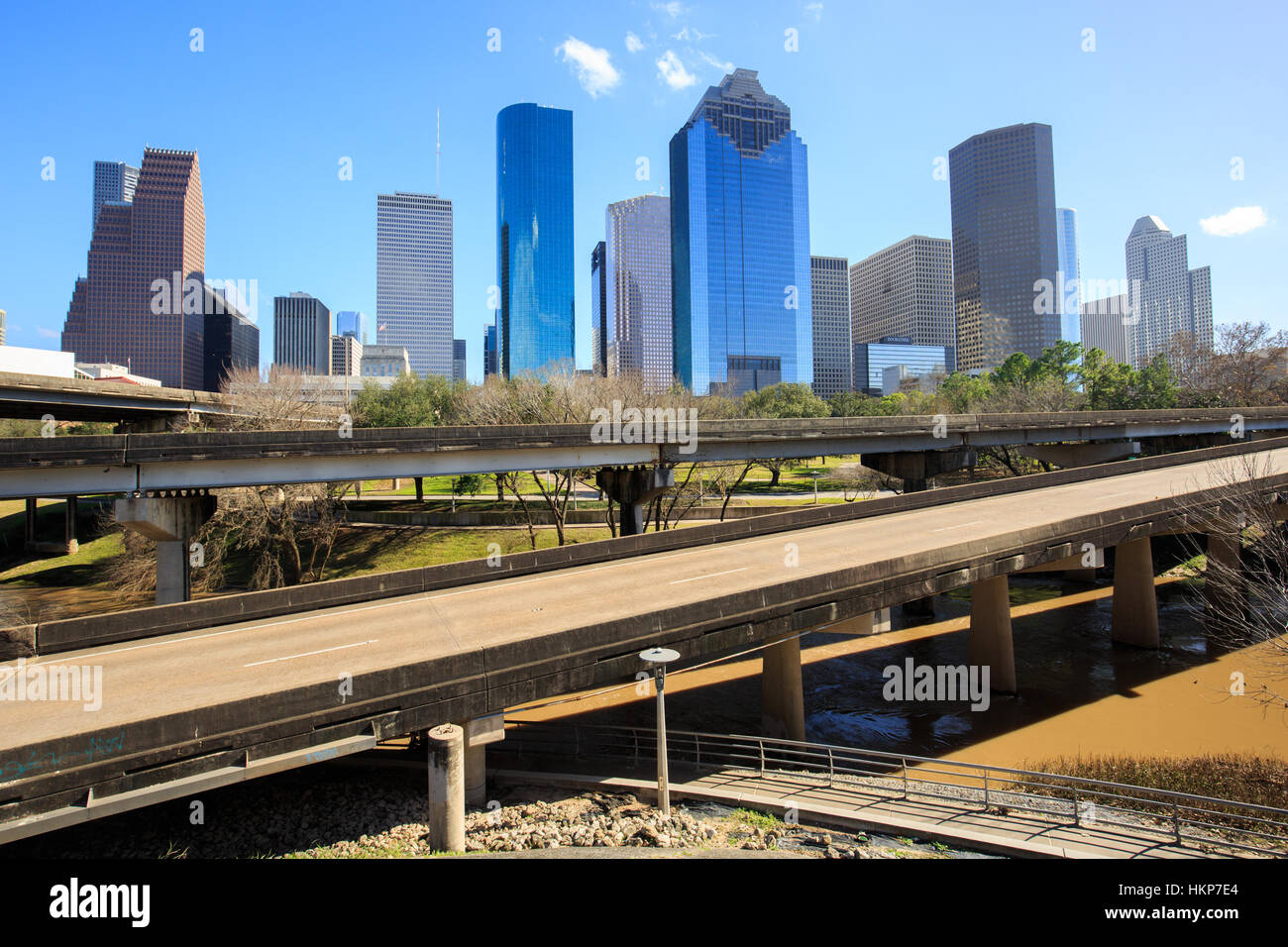 Skyline di Houston in condizioni di intensa luce solare Foto Stock