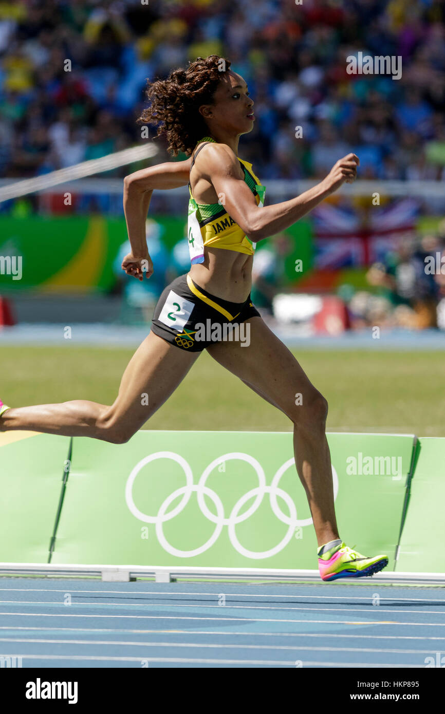 Rio de Janeiro, Brasile. Il 13 agosto 2016. Atletica, Christine Giorno (JAM) a competere in donne 400m riscalda al 2016 Olimpiadi estive. ©Paolo J Foto Stock